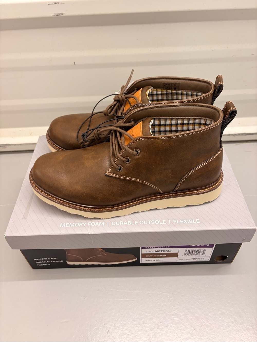 Buffalo David Bitton Metcalf Men's Faux Leather Memory Foam Chukka Boots Size 10 - Picture 2 of 4